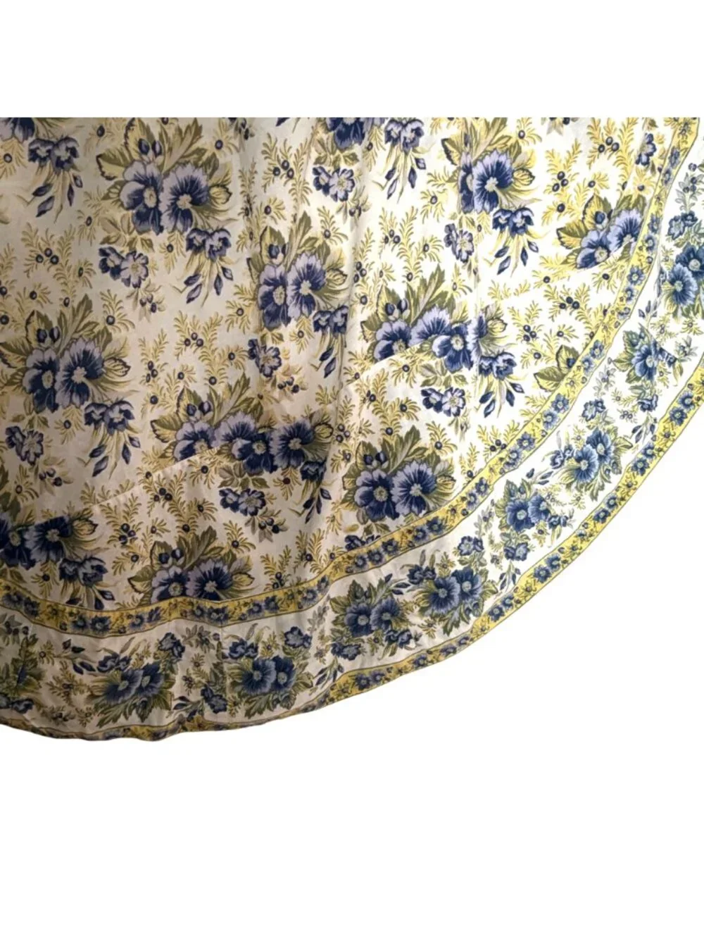 Vintage April Cornell Floral Tablecloth Round  88
